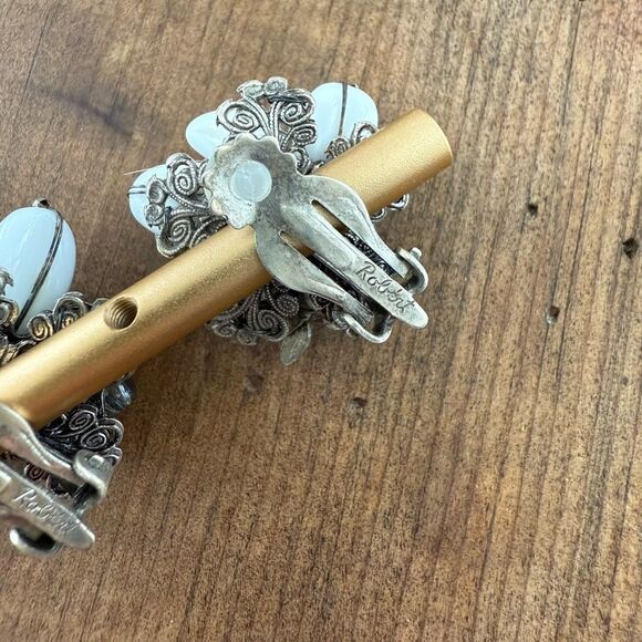 Vintage 50s Robert White Bead Silver Tone Rhinestone Faux Pearl Clip On Earrings - Picture 5 of 7